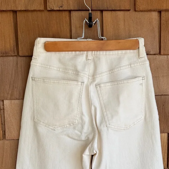 Madewell Curvy 90s Straight Jeans in Off-White - Picture 5 of 9